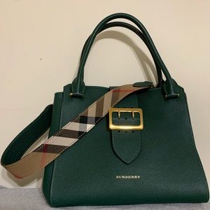 Burberry medium buckle tote